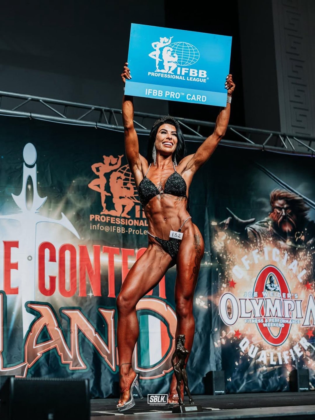 ProFlow Academy athlete on stage